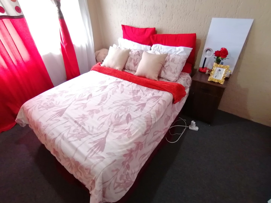 2 Bedroom Property for Sale in Pellissier Free State